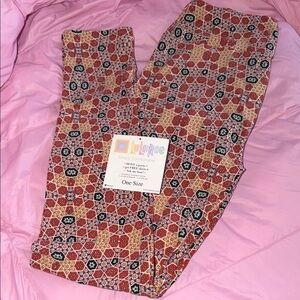 NWT!! ❤️ LuLaRoe Mosaic Patterned Leggings in Red and Black